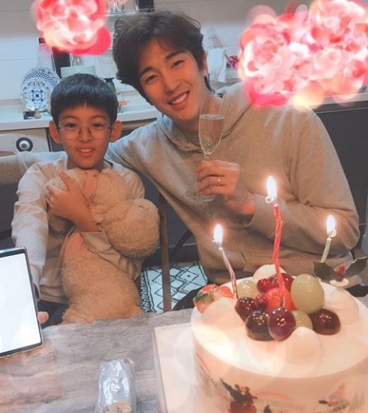 닮은 아빠와 아들 장신영♥강경준, 정안 군과 첫 가족 성탄절
