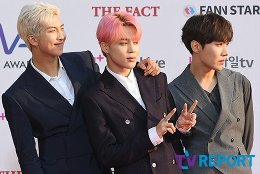 [T포토] RM-지민-제이홉 다정한 어깨동무