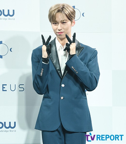 [T포토] 원어스 건희 귀엽게 브이