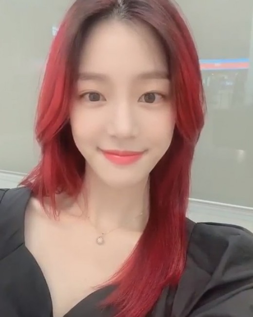 이유비 파격변신, 빨간머리로 성숙하게
