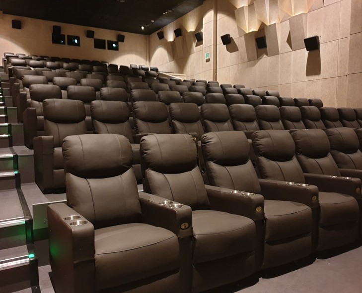 같은 건물에 CGV-씨네Q가 함께 있는 사연