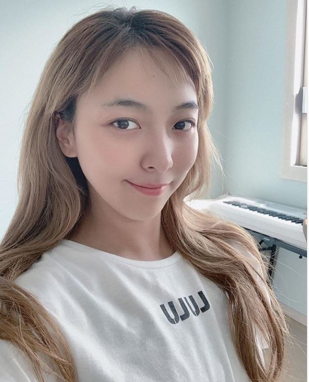 에프엑스 출신 루나, 미소로 밝은 근황