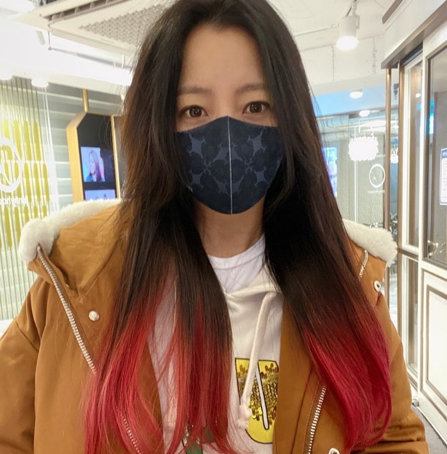 김희선, 투톤헤어 파격 변신…44세? 당장 아이돌 센터 하자 [리포트:컷]