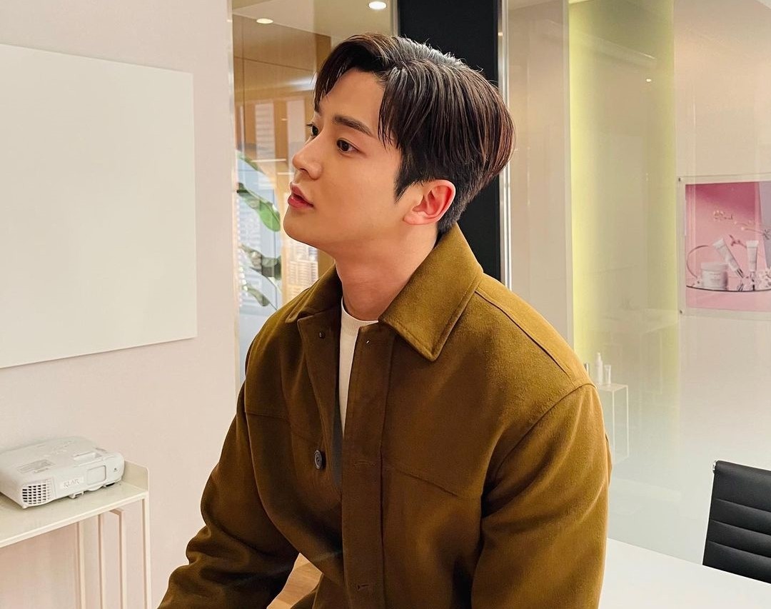 로운, 곧 화가 데뷔? 직접 그린 그림 공개…못하는 게 없네 [리포트:컷]