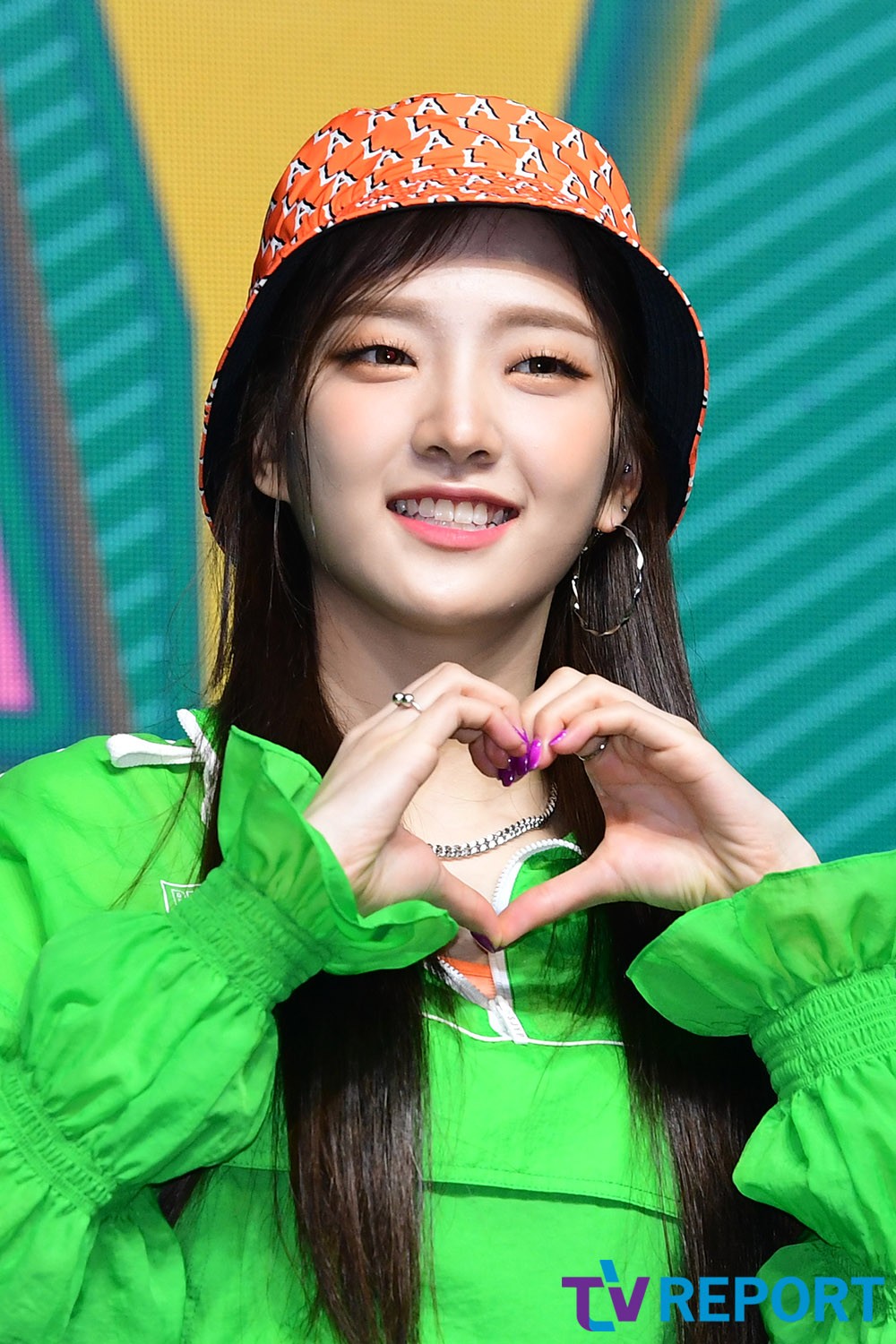 [T포토] 소은 심쿵 하트