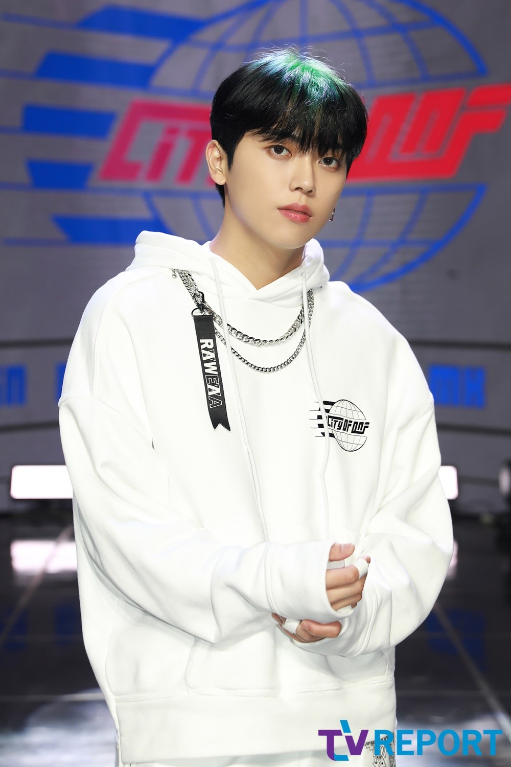[T포토] 엠케이 심쿵 눈맞춤