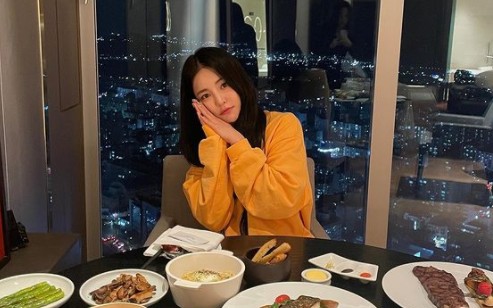 브레이브걸스 유정, 제주도에서 행복한 근황 [리포트:컷]