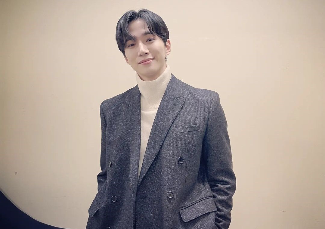 이준호, 곤룡포 벗어도 자체발광…여심 저격 미소 [리포트:컷]