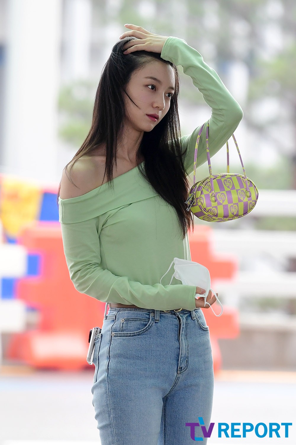 [T포토] 유빈 머리를 넘기고