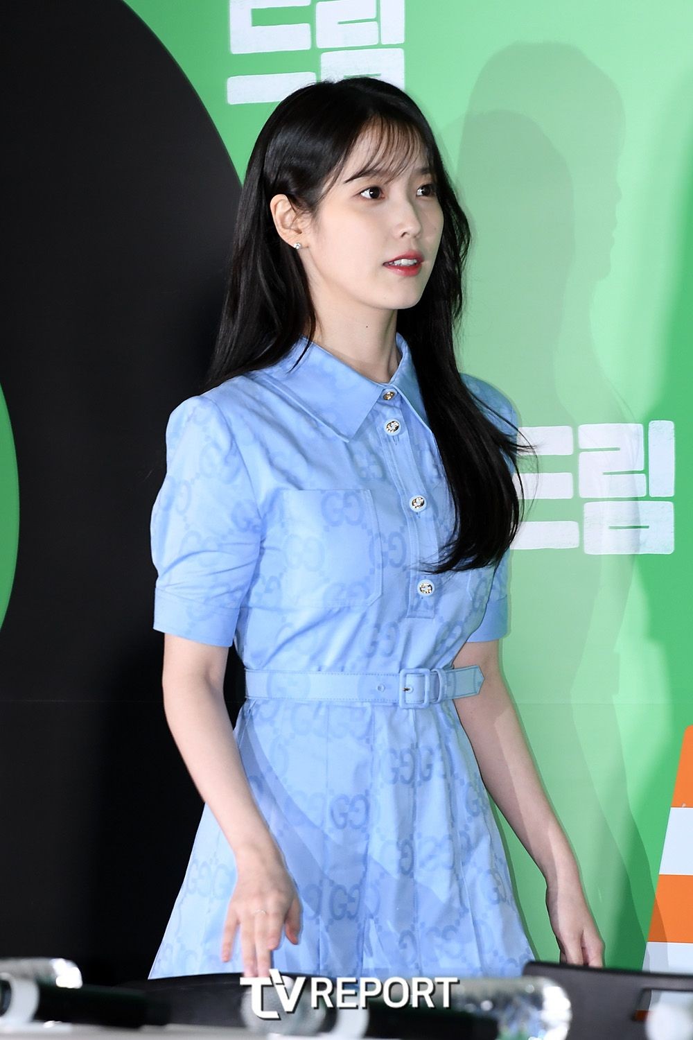 [T포토] 아이유 사랑스러운 블루 드레스