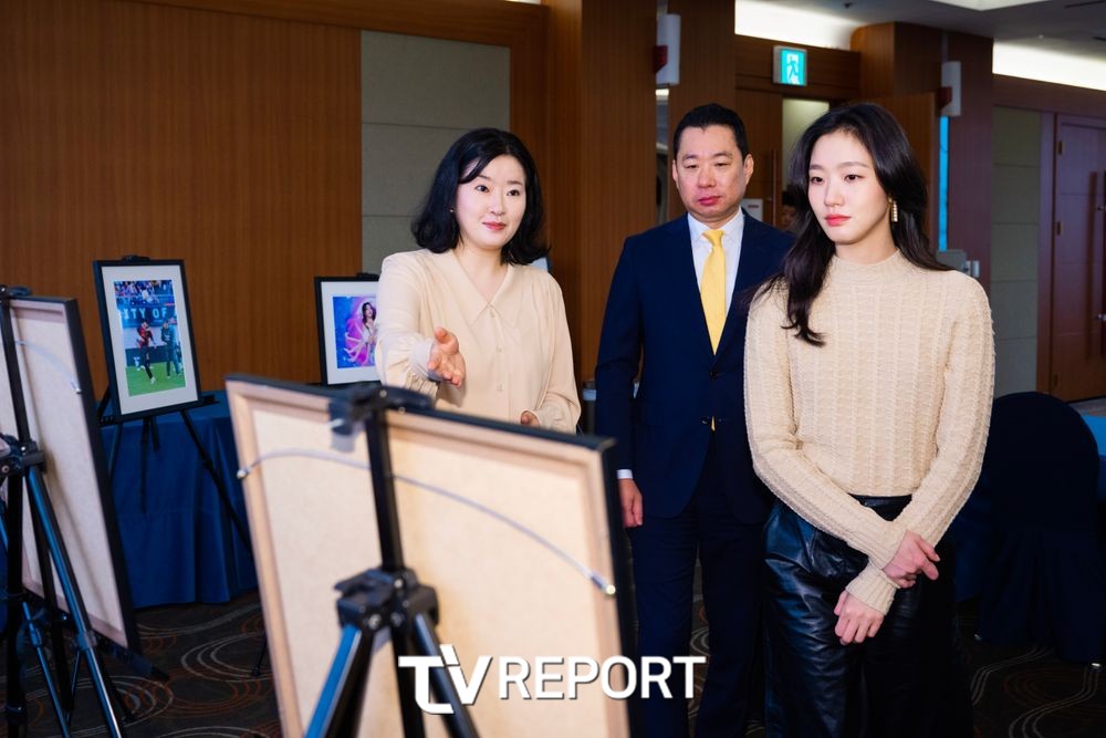 [T포토] 정소희-정해환-김고은 사진에 푹 빠졌어요