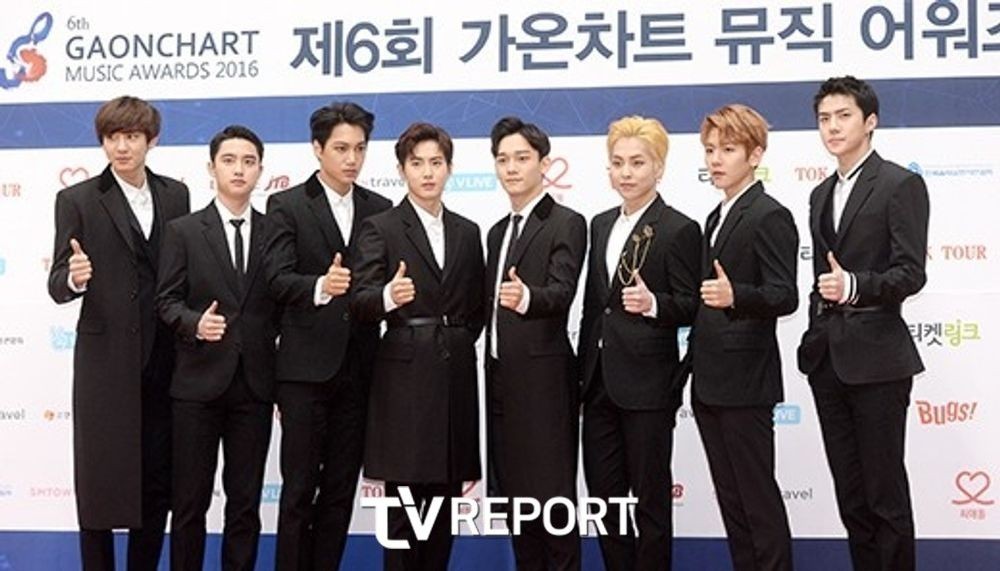 SM엔터, 시즌그리팅에 엑소 빠져...팬들 걱정↑