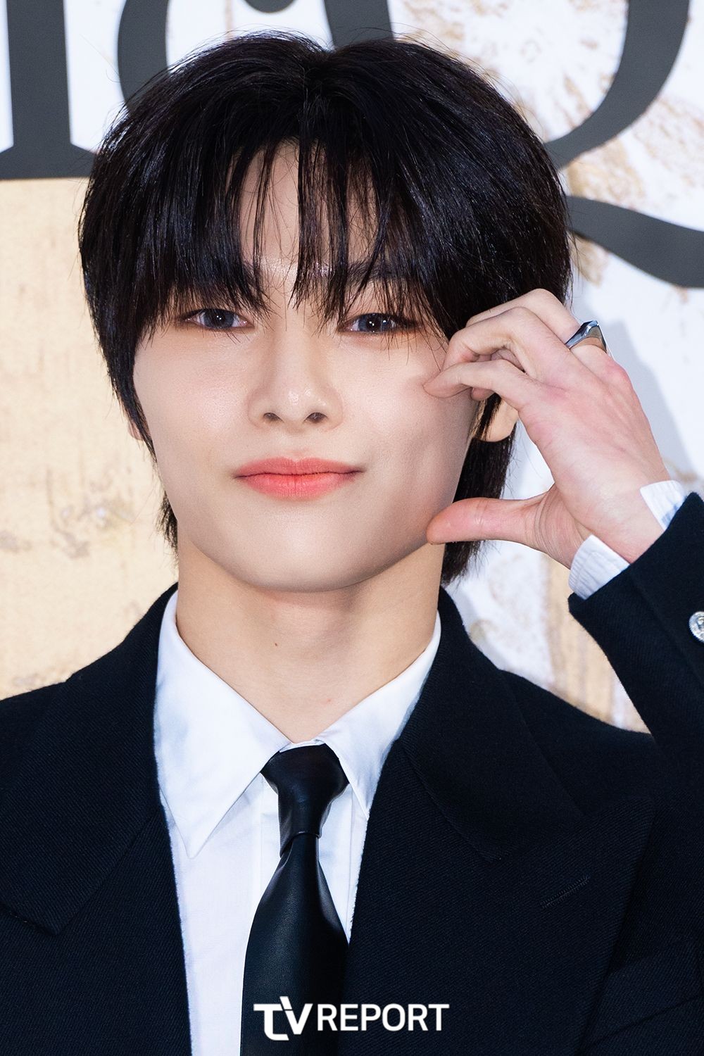 [T포토] 아이엔 사막 여우의 볼하트