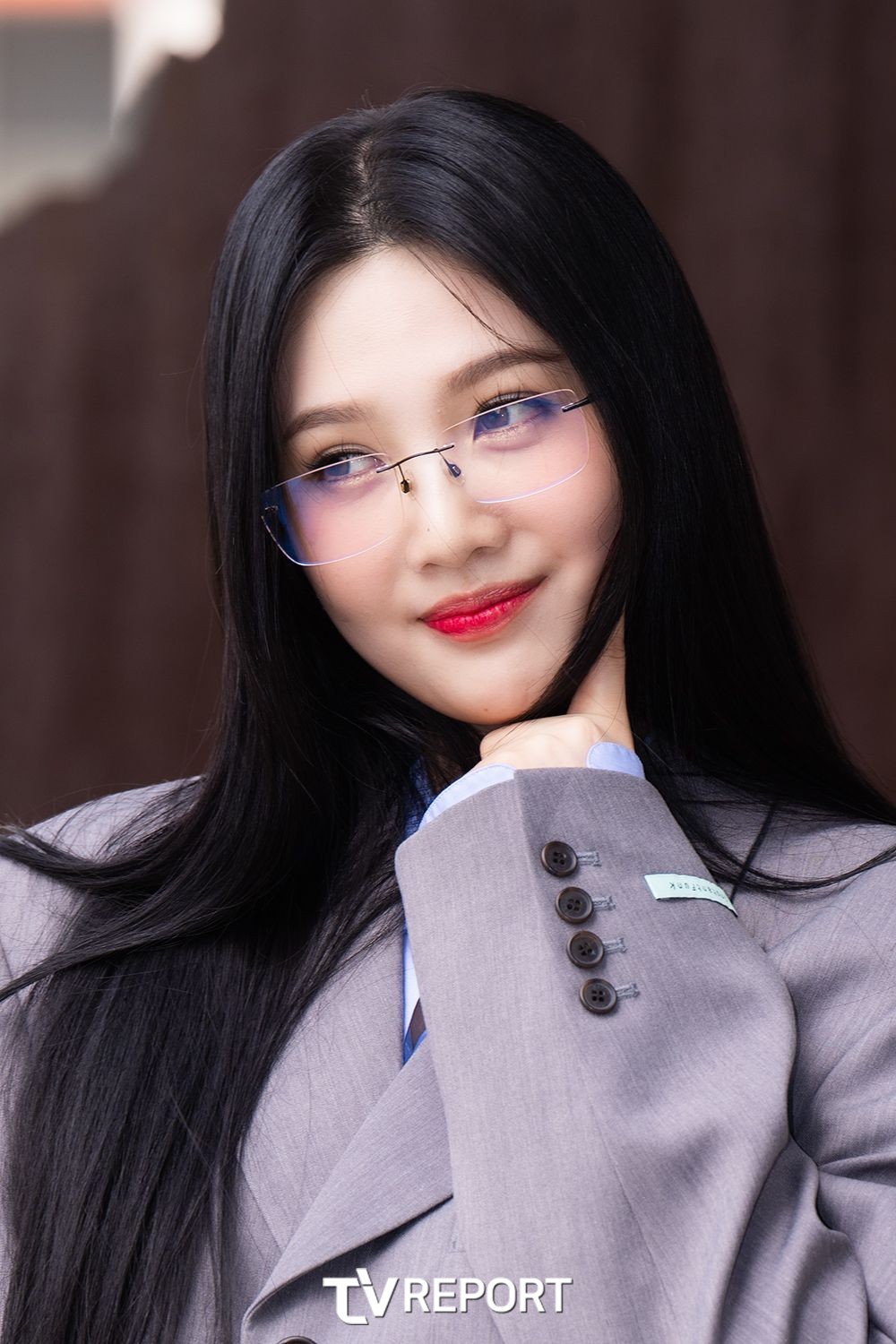[T포토] 조이 볼에 콕!