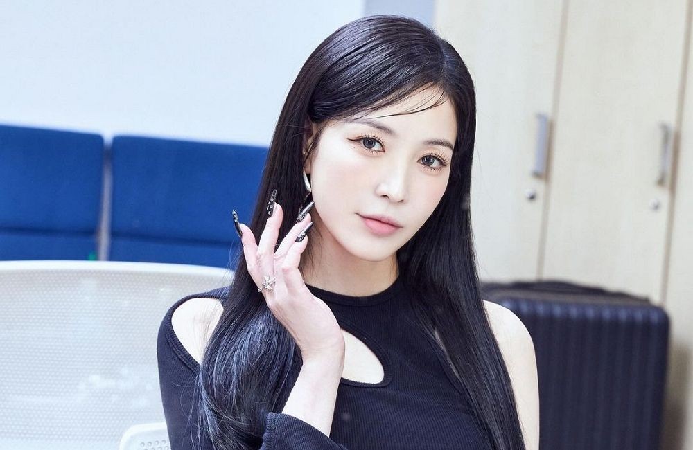 보아 은퇴 언급에 팬들 뿔났다...소속사 앞 트럭 시위 중
