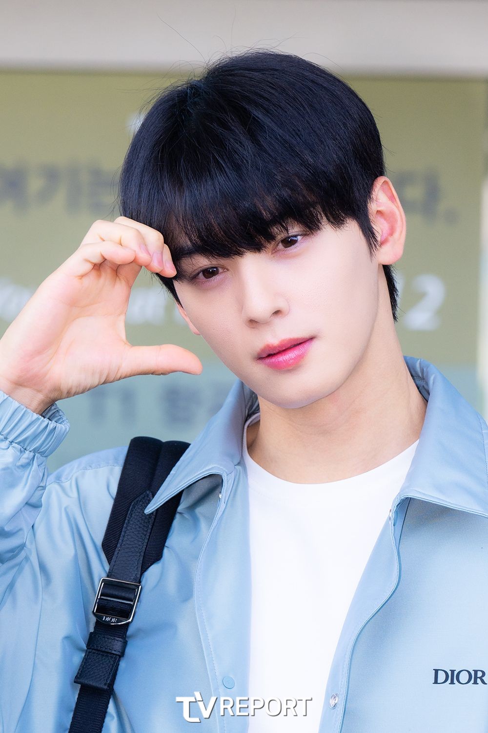 [T포토] 차은우 조각이 하는 하트