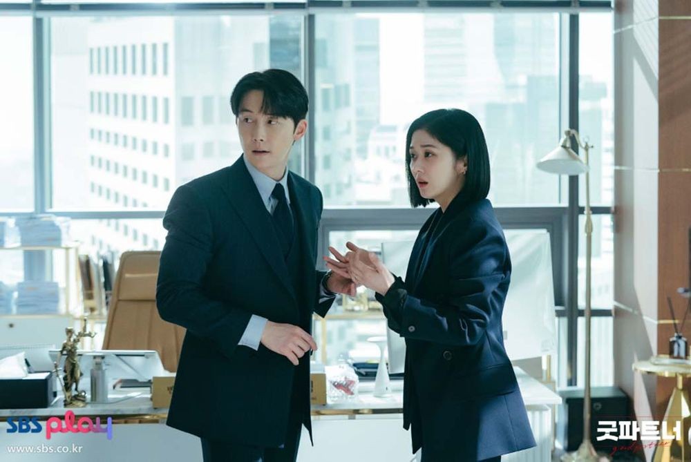 이혼 소송 장나라, 김준한과 불륜...? 손 꼭 잡아 (굿파트너)