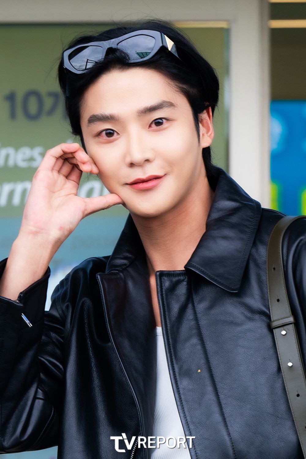 [T포토] 로운 볼하트로 애교