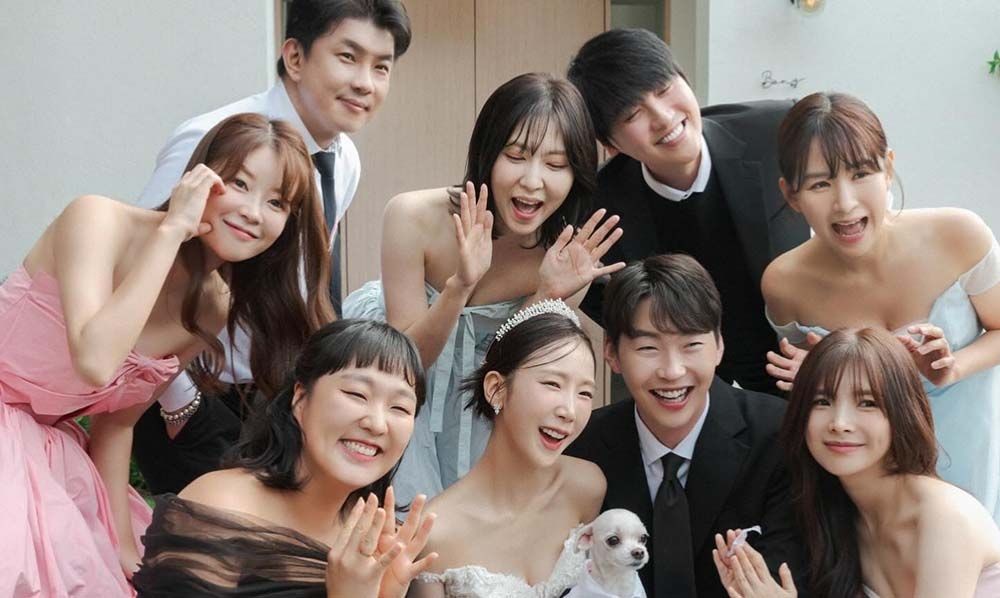 박소영♥문경찬, 로맨틱 웨딩화보...연예계·스포츠계 축하 물결