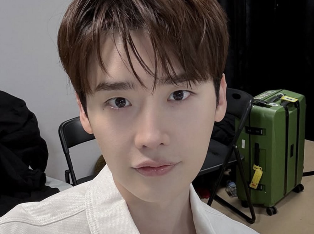 IU at Lee Jong Suk, Naghiwalay Na?! Ano ba Talaga ang Nangyari Pagkatapos ng 4 Taong Relasyon? π 0001373935 003 20260213152711573