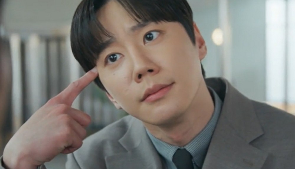 시청률 '47%' 역사 이을까…'영혼 체인지'로 주말 안방극장 노리는 韓 드라마 ('신입사원 강회장')