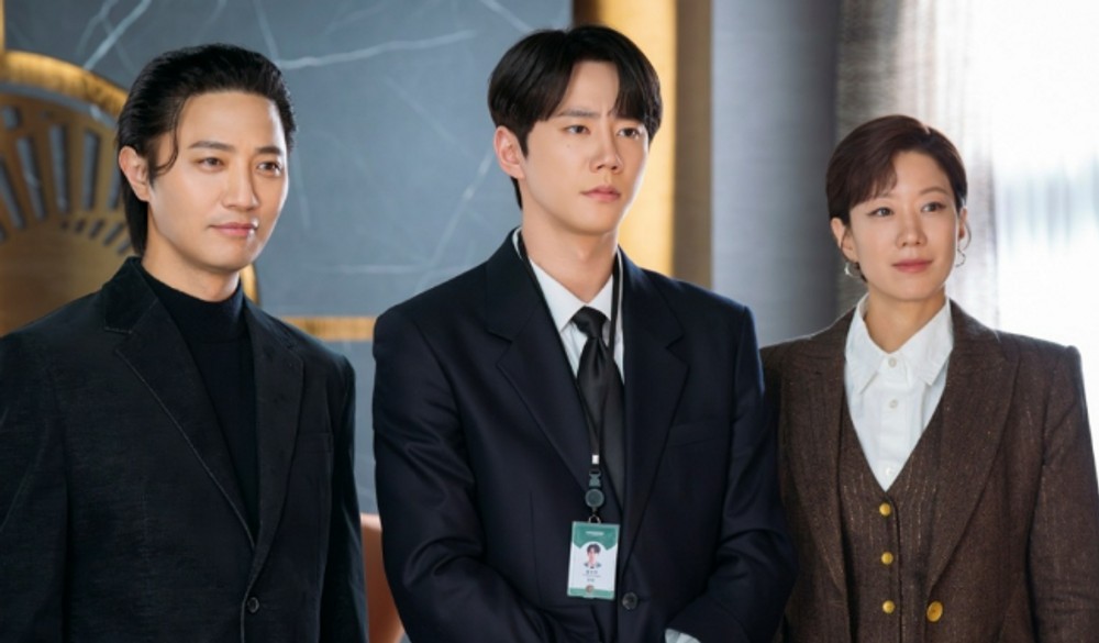 공개까지 딱 하루…시청률 '47%' 주역→회귀물 복귀로 입소문 탄 韓 드라마 ('신입사원 강회장')