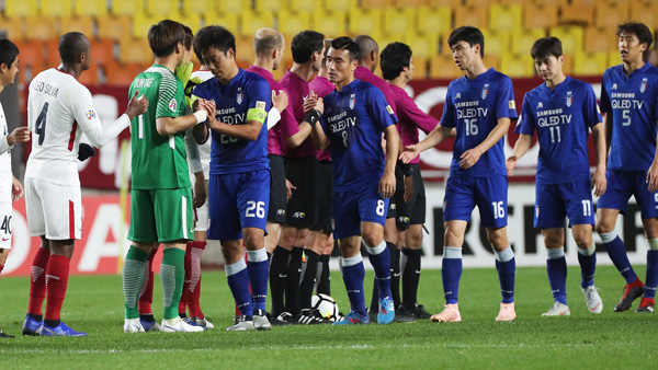 악! 동점골 수원, 가시마와 3-3…AFC 챔스리그 결승행 좌절