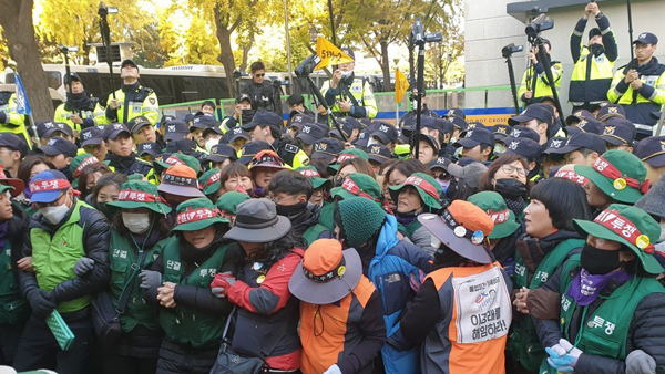 청와대 앞 연행 톨게이트 노조 간부 1명 구속 영장 청구