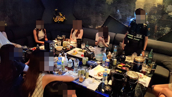 송파구 노래방에서 새벽 술판…업주·손님 20명 적발