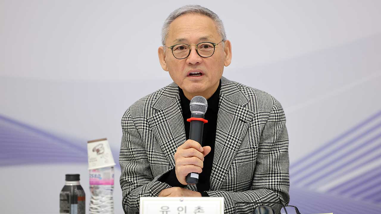 지역서점 도서정가제 완화·내국인도 도시민박 이용 가능
