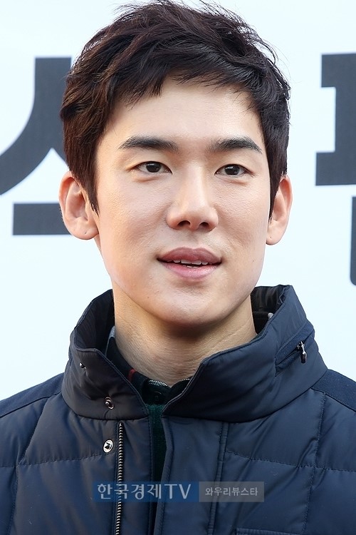 [포토]유연석, 여자보다 고운 피부 햇살받아 더욱 화사하게