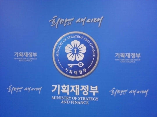 세금으로 갚아야 할 나랏빚 내년 370조원