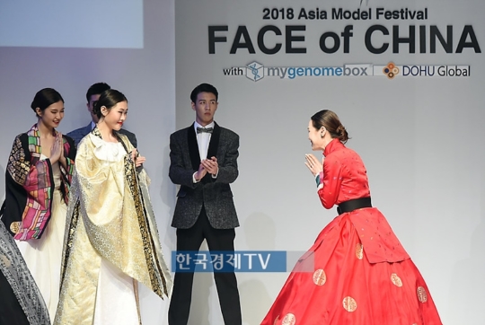 [포토]목은정 한복 디자이너 차이나패션위크, 페이스 오브 차이나 무대 펼쳤어요