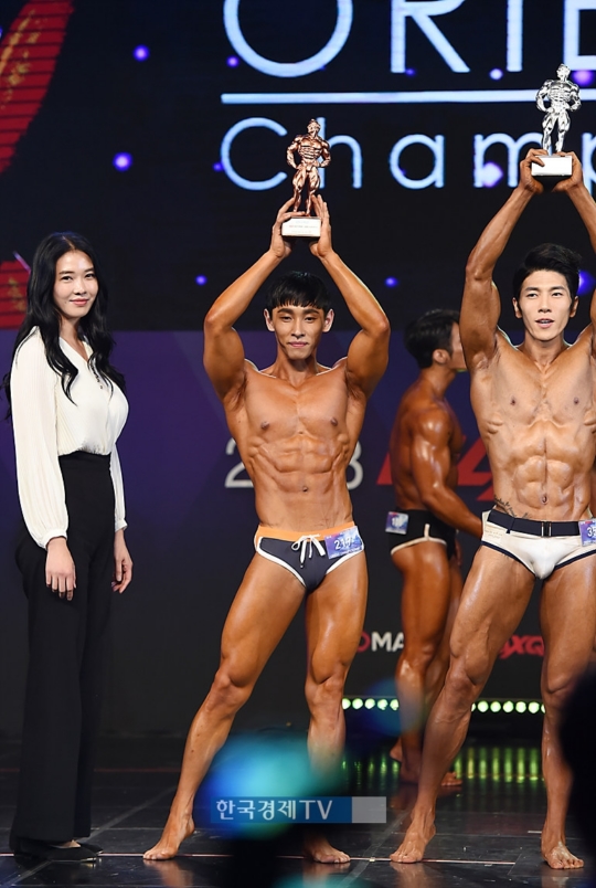 [포토]슈퍼모델 출신 이진영 변호사 머슬마니아 심사왔어요