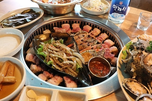 제주 서귀포 올레시장 근처 흑돼지 맛집 ‘뱃도새기’