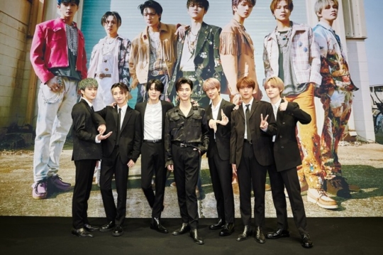 ‘밀리언셀러’ NCT DREAM, 첫 정규 앨범 ‘맛 (Hot Sauce)’ 음반 차트 2주 연속 1위