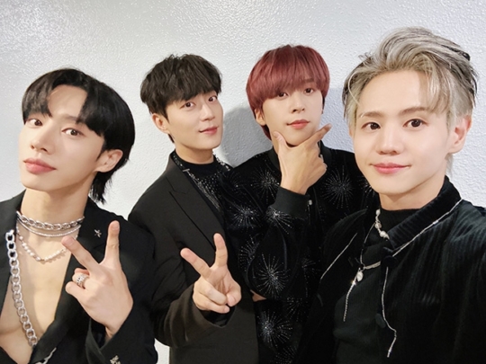 하이라이트, Alone 음악방송 활동 성료…1위 3관왕+화제성·실력까지 자부심 UP