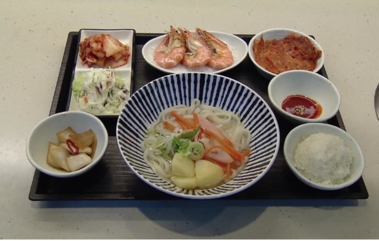 수산물 반찬 구내식당 한끼 1만1천원..지원 없으면 어려워