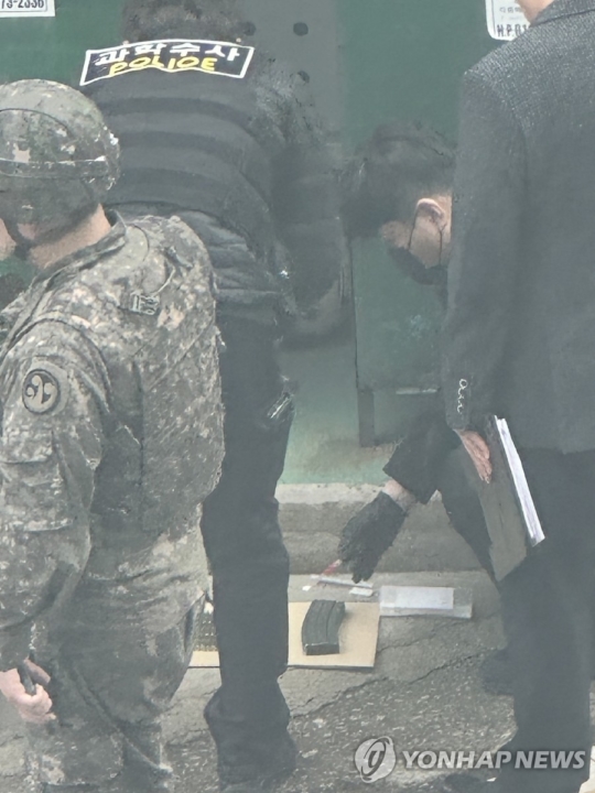 헌옷수거함 봤다가 헉...군·경찰 총출동
