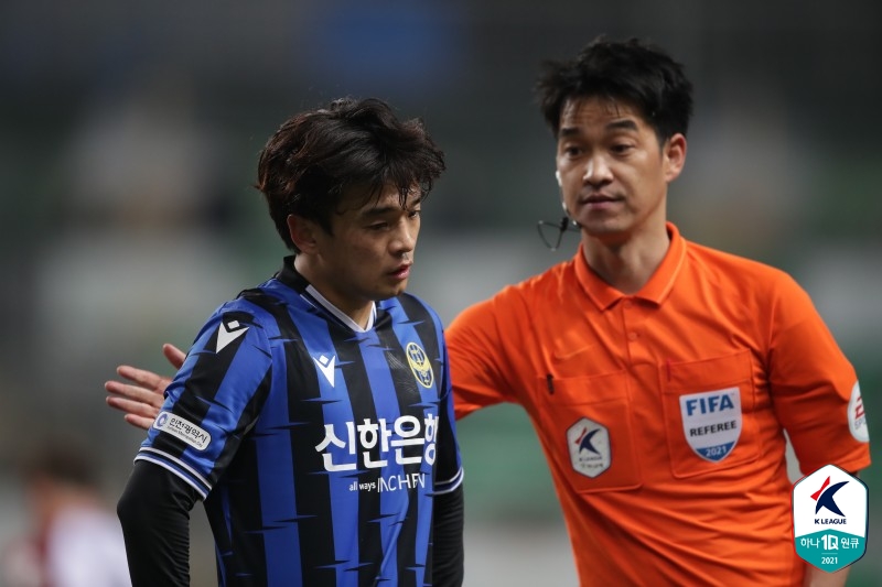 [GOAL 현장리뷰] ‘기성용 결승골’ FC서울, 인천 상대 1-0 짜릿한 승리...5위 도약