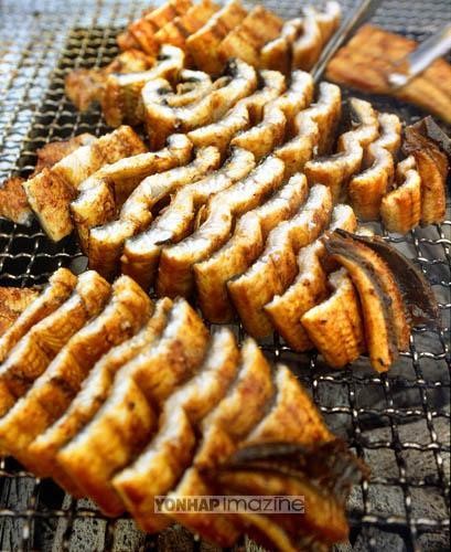 전북 고창③ 선운산 초입에 풍천장어 식당 즐비