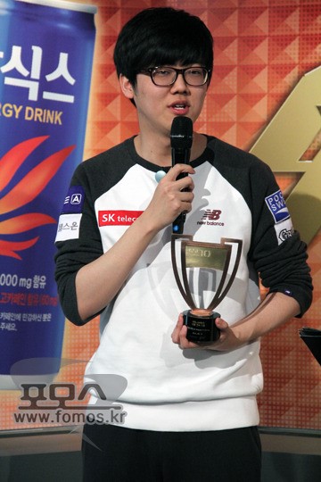 [포토]SK텔레콤 원이삭, GSL 코드S ‘임재덕 상’ 수상