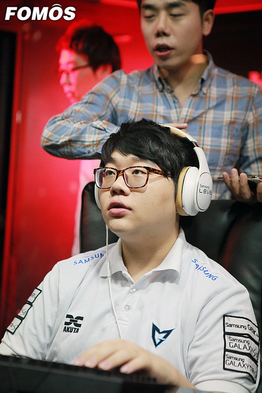 [롤챔스]삼성 화이트, 미드 제이스로 SK텔레콤 S 완파! 2:0 리드
