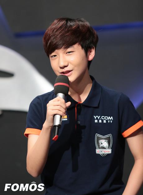 [포토] 피넛 윤왕호 녹턴으로 받을 줄 알았어요