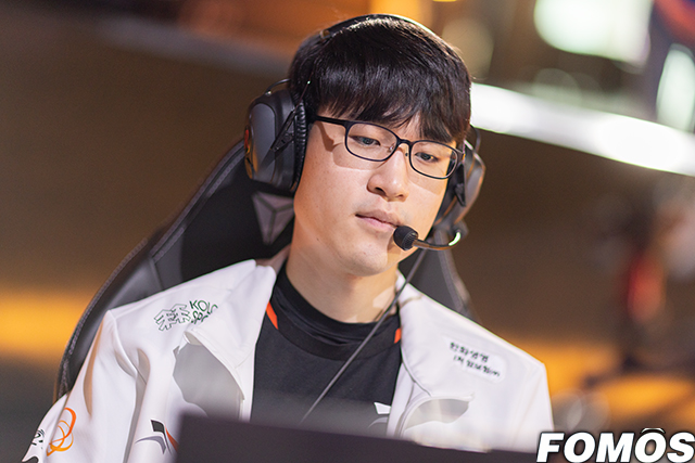 [포토] LCK 서머 경기 준비 중인 한화생명e스포츠 온플릭 김장겸