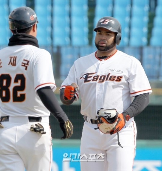 한화 로사리오, 성공 예상 포인트 팔로우 스윙 - 한화 갤러리