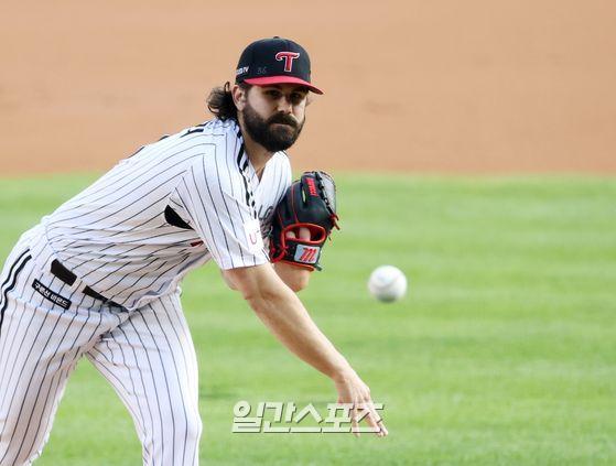 [IS 잠실 현장]LG 켈리, 한화전 6⅓이닝 1실점 '호투'...시즌 5승 요건