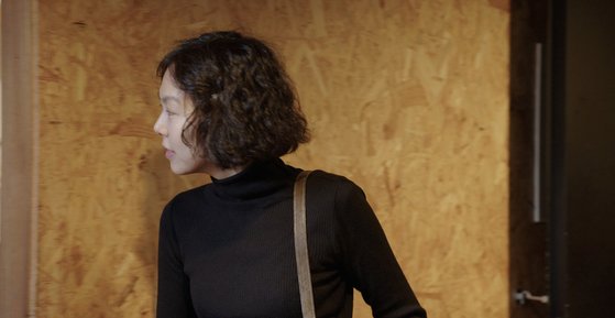 뽀글 단발펌 홍상수 도망친여자 김민희 스틸 공개