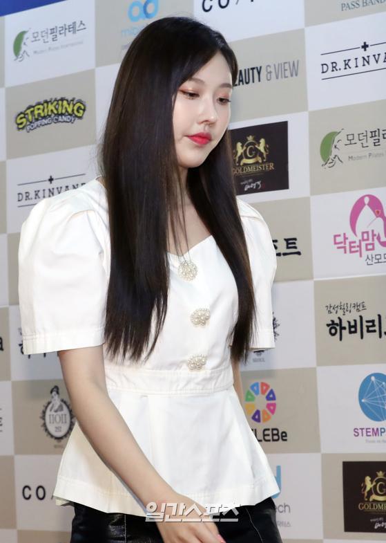 [포토] 나윤 레드립 포인트