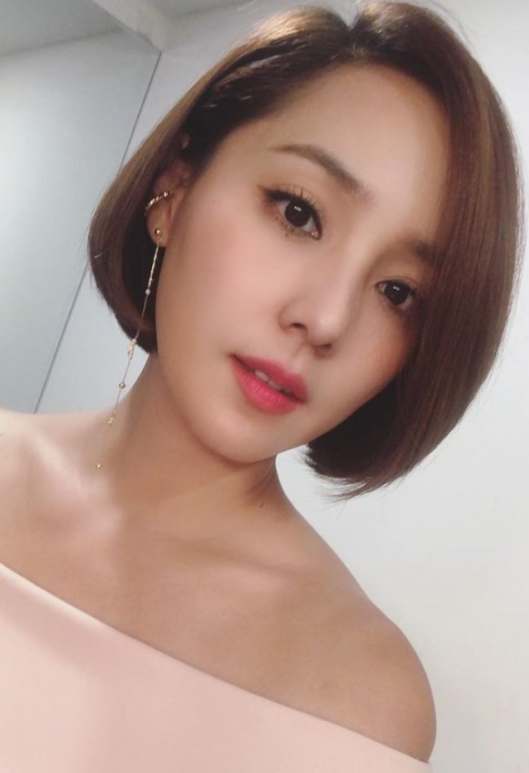 단발+풀메..유진, 감탄 자아내는 미모